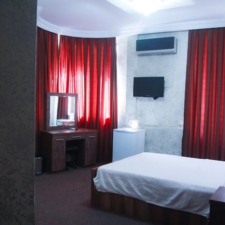 New Palace Shardeni Tbilisi ภายนอก รูปภาพ