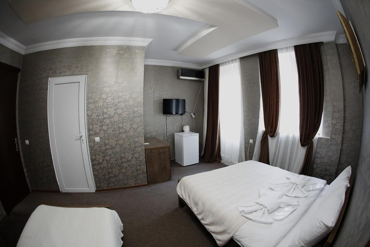 New Palace Shardeni Tbilisi ภายนอก รูปภาพ